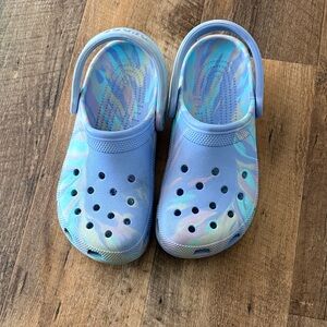 CROCS Kids Light Blue Swirl Slip-On Clogs